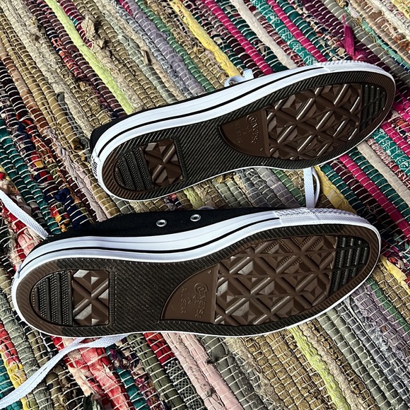 Converse low rise black shoes - Picture 4 of 4